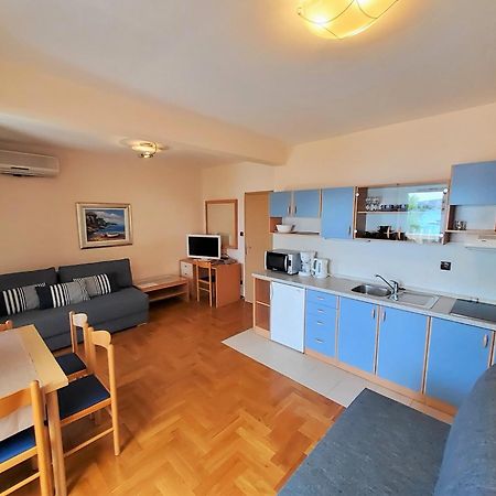 Apartments Petra I Karlo Туран Стая снимка