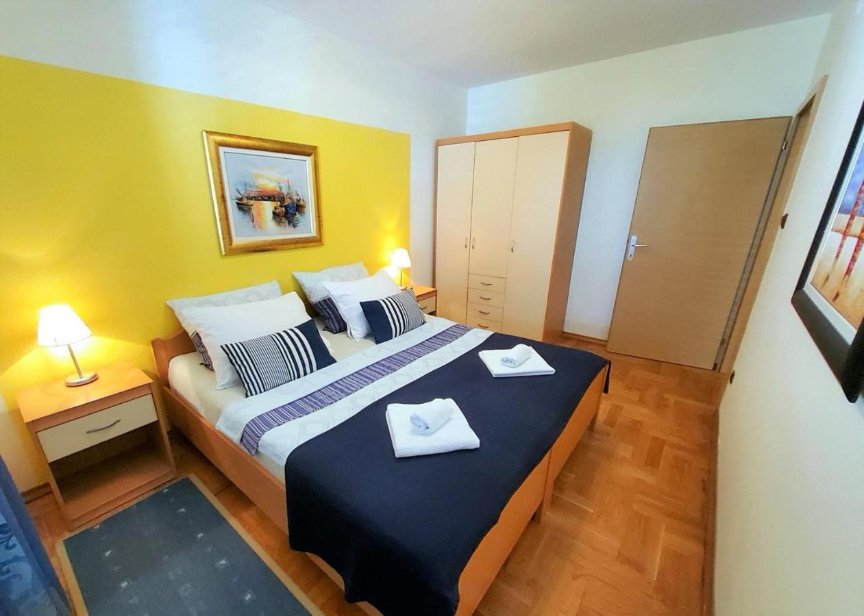 Apartments Petra I Karlo Туран Екстериор снимка