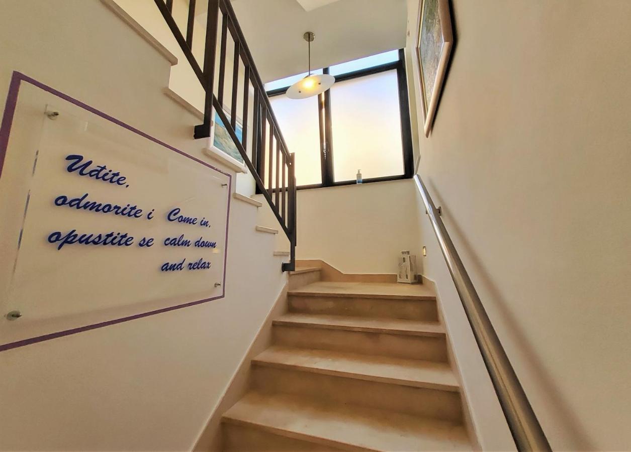 Apartments Petra I Karlo Туран Екстериор снимка