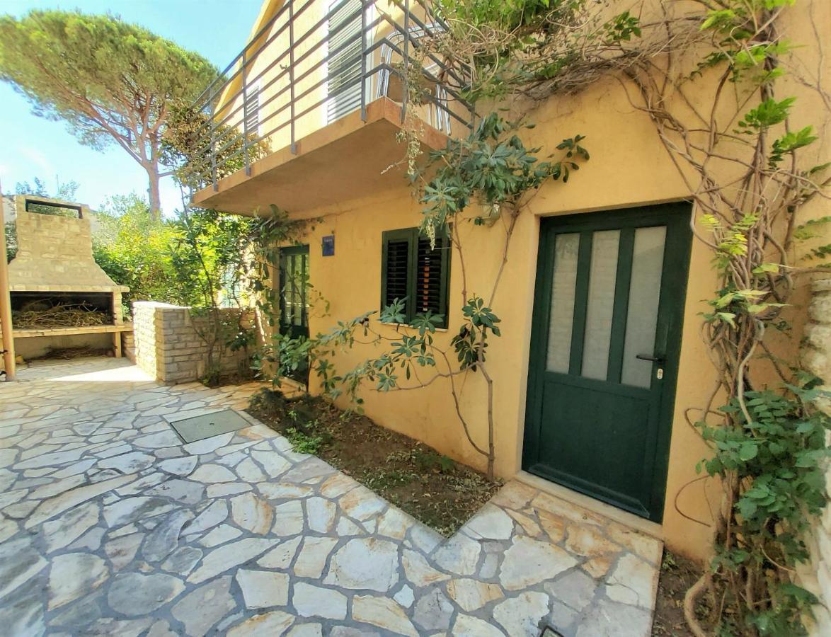 Apartments Petra I Karlo Туран Екстериор снимка