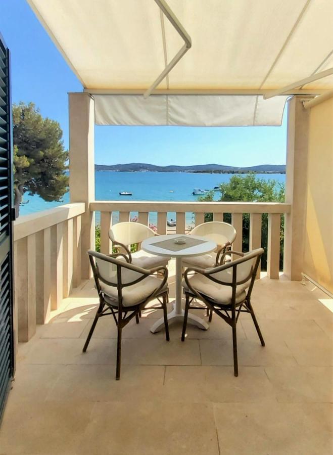 Apartments Petra I Karlo Туран Стая снимка