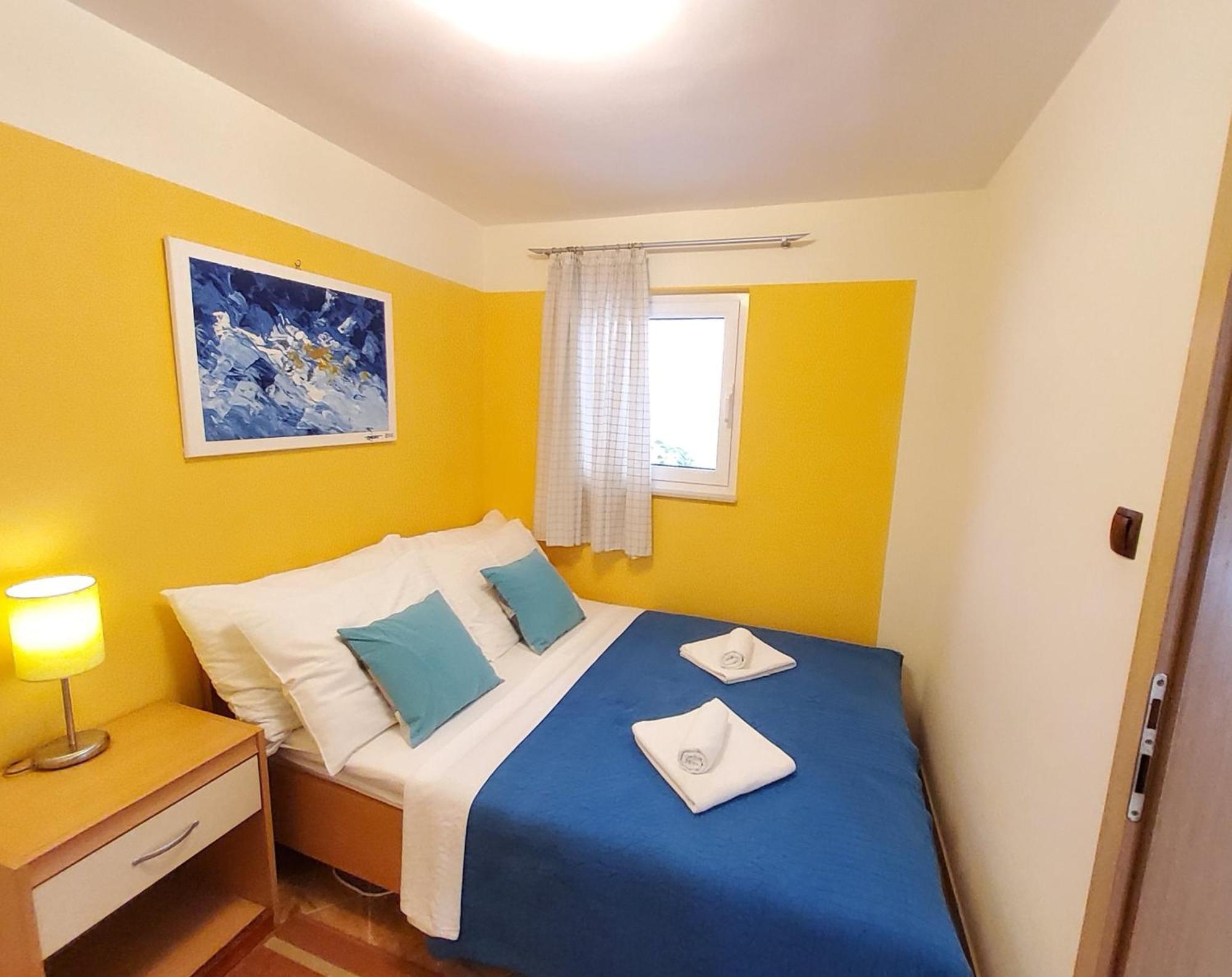Apartments Petra I Karlo Туран Стая снимка