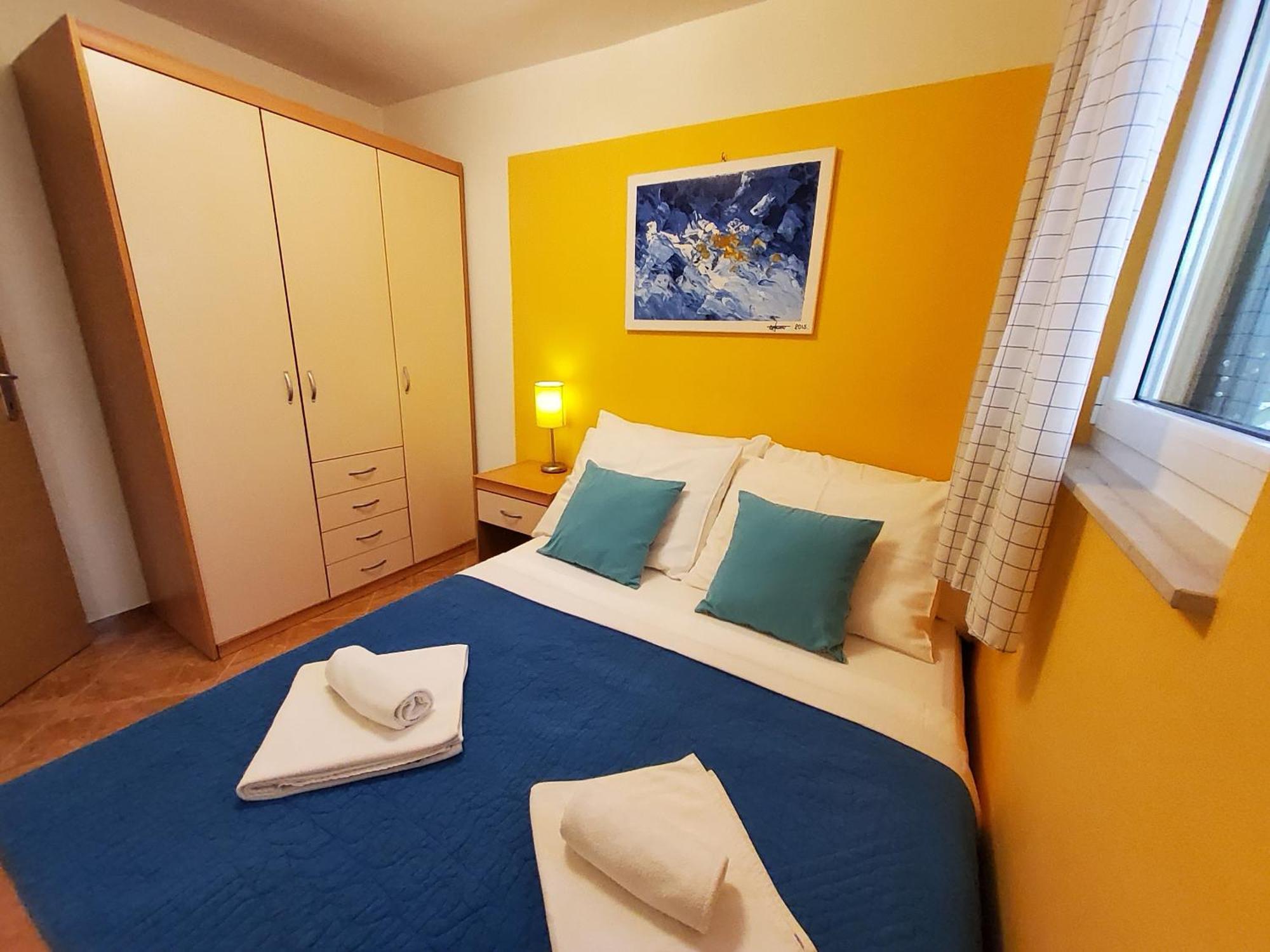 Apartments Petra I Karlo Туран Стая снимка